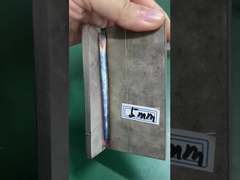 เครื่องเชื่อมเลเซอร์มือถือ 3 ใน 1 ที่มีหลายฟังก์ชันสําหรับเชื่อม / ตัดและทําความสะอาด