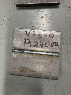 หัวเชื่อมไฟเบอร์ออปติก 2000W สำหรับเชื่อมวัสดุเหล็กกล้าคาร์บอนและสแตนเลส